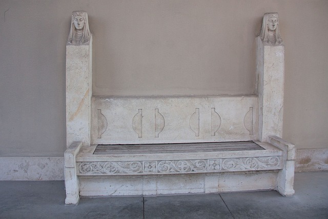 NBA新景象！杨瀚森与扎克·埃迪两位黄皮肤中锋跳球开场